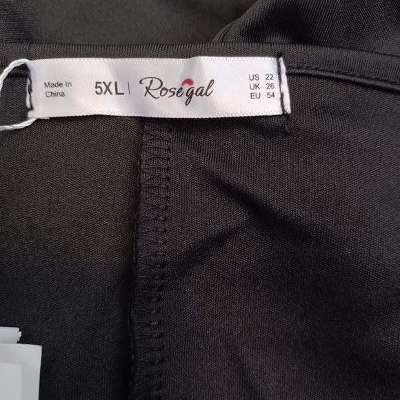 Rosegal Black Short Sleeved Cold Shoulder Floral Dress Size 5XL - Picture 7 of 9